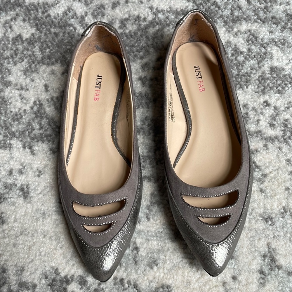 JustFab Pointed Toe Flat Size 6